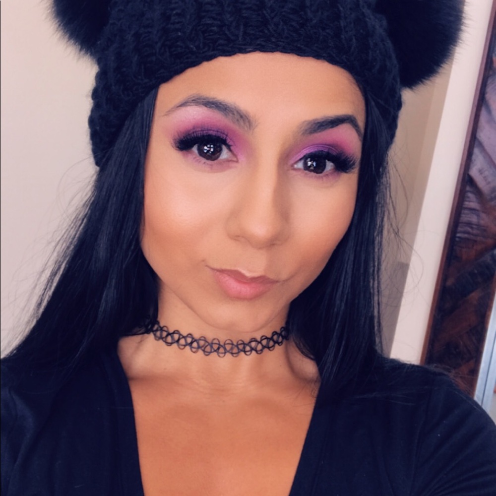 Meet your Posher, Ana